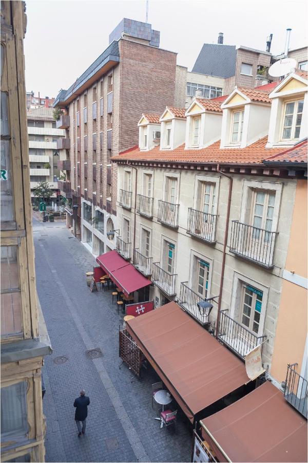 Apartamento Teranga: Piso En Plaza Mayor De *